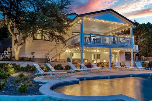 Lake Travis Bachelorette Pad: Heated Pool, Hot Tub & Fun, Foosball!