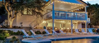 Lake Travis Bachelorette Pad: Heated Pool, Hot Tub & Fun, Foosball!