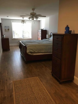 4 habitaciones, tabla de planchar con plancha y wifi gratis 