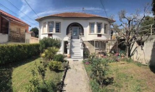 Villa Rez de jardin à 100m du centre historique