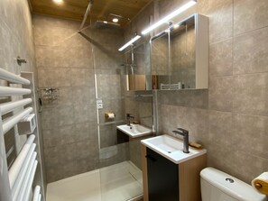 Bathroom - Studio Cabin 4 Pers 3* South-East Facing, Balcony, Bright Living Area (Valloire)