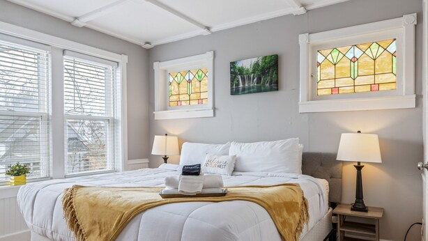 2 bedrooms, iron/ironing board, WiFi, bed sheets - Dog-Friendly 2BR | 2 King Beds & Workspace (Saint Louis)