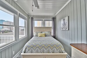 9 bedrooms, iron/ironing board, free WiFi, bed sheets - Atlantic Chill | 9 Bedroom, 5 Bathroom Beach House (North Myrtle Beach)