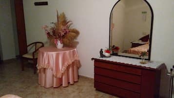 Premier Double Room, 1 Bedroom, Hot Tub, Garden View