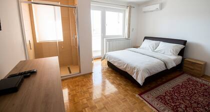 Lovely 3-Bedroom with a free parking - Julphar