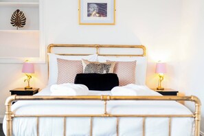 3 chambres, fer et planche à repasser, Wi-Fi gratuit, draps fournis