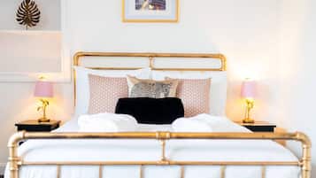 Iron/ironing board, free WiFi, bed sheets