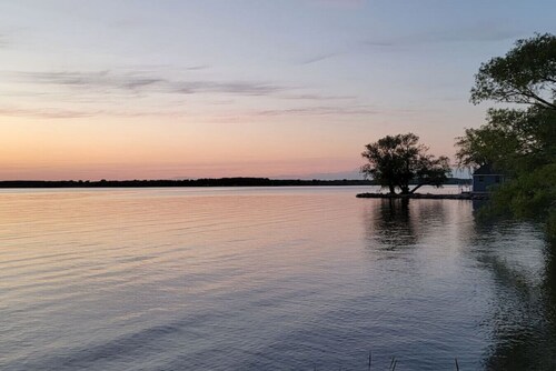 Prince Edward County-Enjoy Picton WIne Country