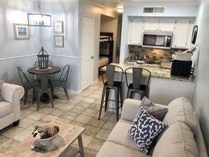 Smart TV - Top floor oceanview condo - fully renovated (Galveston)