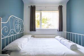 House, Private Bathroom | 2 bedrooms - Fully Refurbished North Belfast Home (Belfast)