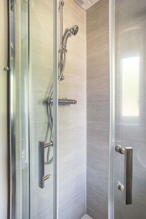 House, Private Bathroom | Bathroom