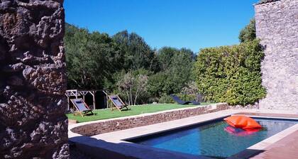 Beautiful provençal Mas with private pool