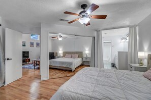 3 bedrooms, iron/ironing board, free WiFi, bed sheets - The Blue Turtle - 3-bedroom, Furnished Townhome Rental in TPC Sawgrass (Ponte Vedra Beach)