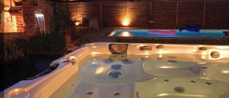 Bain à remous extérieur