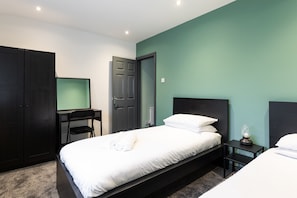 2 bedrooms - Fully Refurbished North Belfast Home 2 (Belfast)