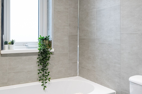 House, Private Bathroom, City View | Bathroom