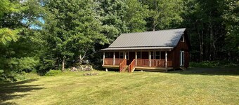 Brand new Cabin Fire-pit, near all baseball camps