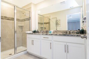 Bathtub, hair dryer - 4BR Luxury Solara Resort Retreat, Pool, Disney - 1798 TP (Kissimmee)