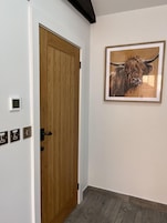 Premium Double Room, Ensuite, Courtyard View | Interior