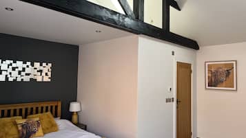 Habitación doble Premium, baño en la habitación, vista al patio | Interior