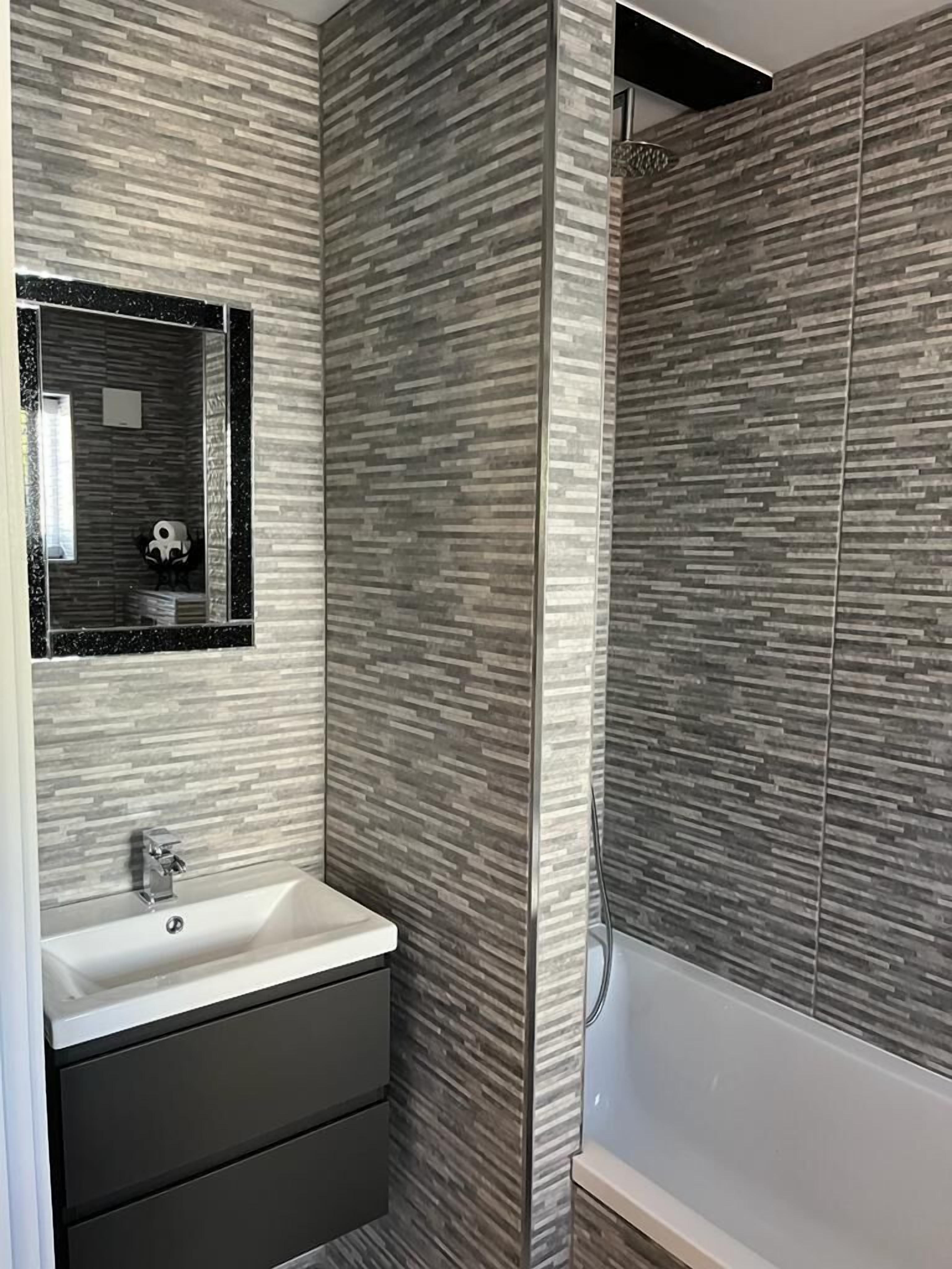 Premium Twin kamer, en-suite badkamer, uitzicht op binnenplaats | Badkamer