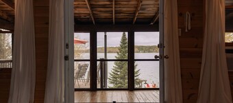 Stylish Lakefront Cottage Retreat in Parry Sound