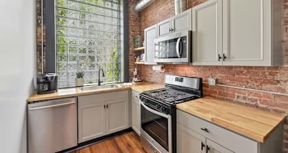 A Cleveland Modern and Historic Apartment