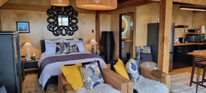 1 bedroom, WiFi, bed sheets - Rustic Beach Front Cottage Charleston NZ (Charleston)