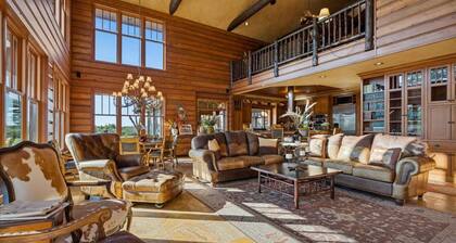 The Getaway- Snowmobiling| Hot Tub| BachParty