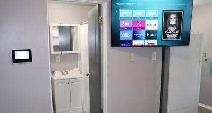 Rustic Studio Apt. 2 min drive to Downtown Oswego