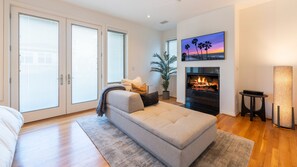 Smart TV, chimenea