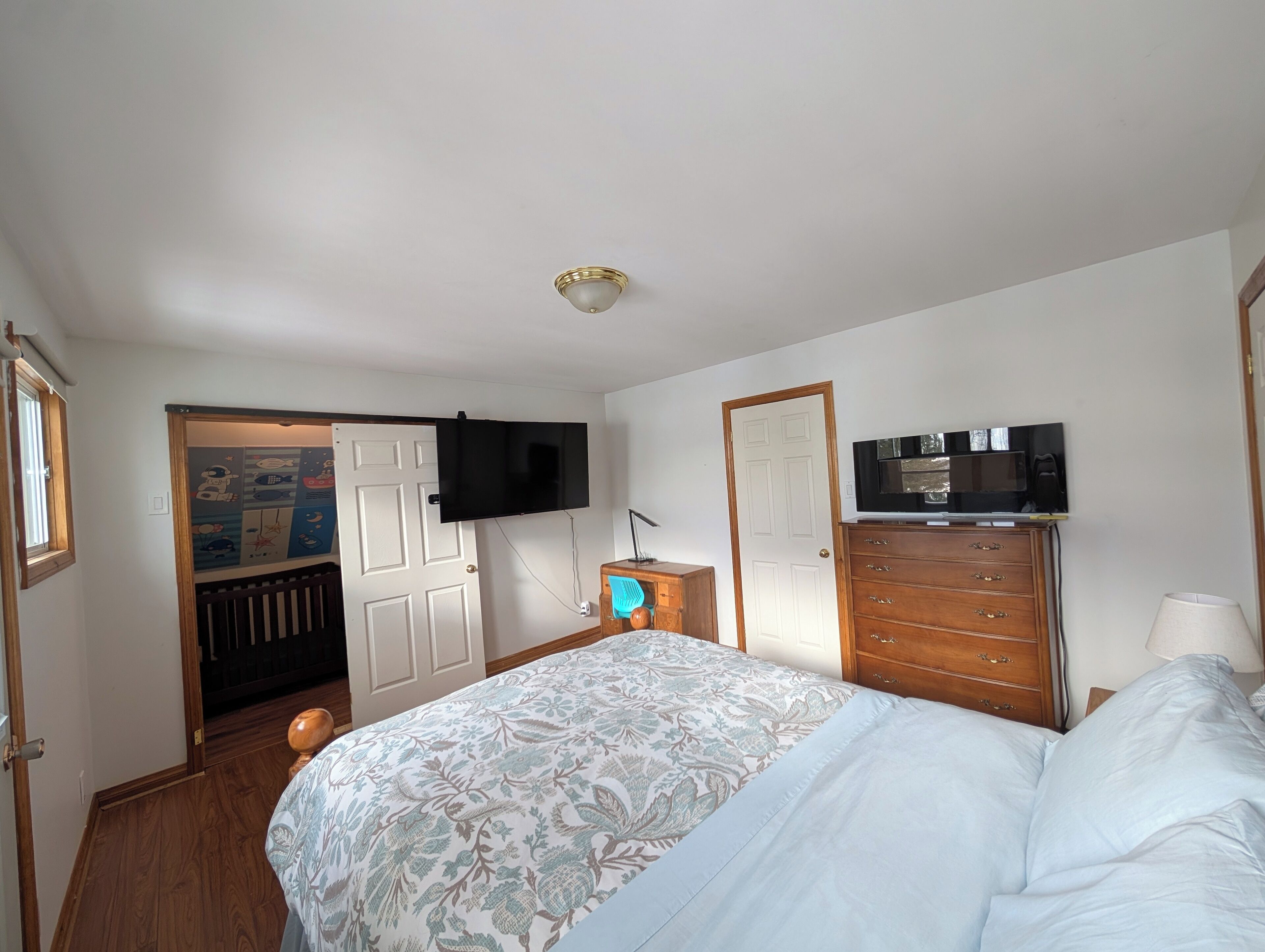 4 bedrooms, in-room safe, desk, iron/ironing board