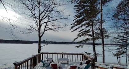 Ruth's waterfront cottage near Pembroke