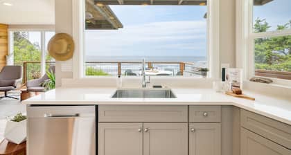 Beachfront Near Hug Point | Views w/ Grill & Outdoor Dining Area | Sunset Cove