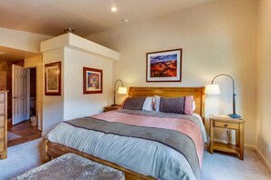 3 Schlafzimmer, Reisekinderbett, kostenloses WLAN, Bettwäsche