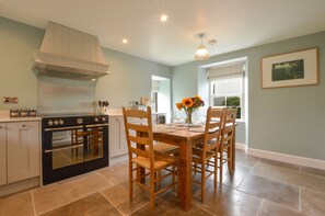 Cottage | Bếp riêng | Tủ lạnh, máy rửa bát, ấm điện, lò nướng bánh mì 