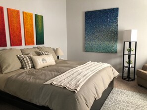 3 habitaciones, escritorio, tabla de planchar con plancha y wifi gratis 