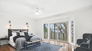 4 bedrooms, desk, iron/ironing board, free WiFi