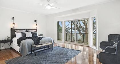 6 Star eco home with spectacular view.