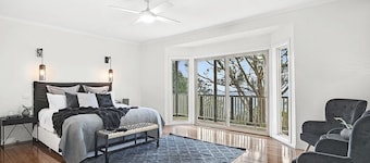 6 Star eco home with spectacular view.