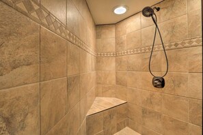 Douche, séchoir à cheveux