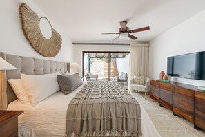4 bedrooms, in-room safe, desk, iron/ironing board