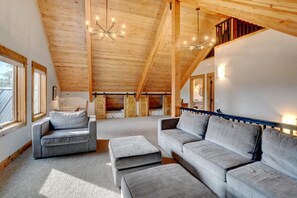 Smart-TV, Kamin, Videospiele, Tischtennisplatte