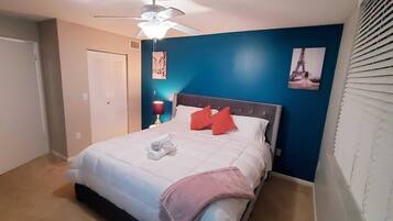 2 bedrooms, iron/ironing board, travel cot, free WiFi