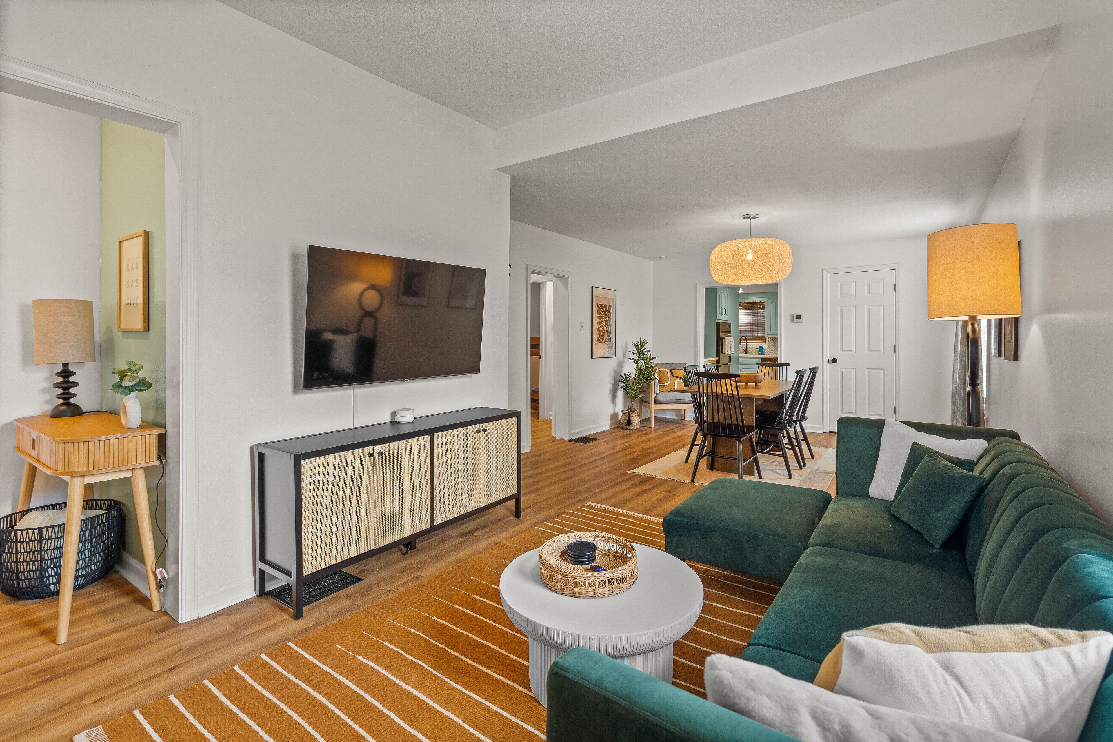 Televisor intel·ligent, videojocs i taula de tennis de taula 