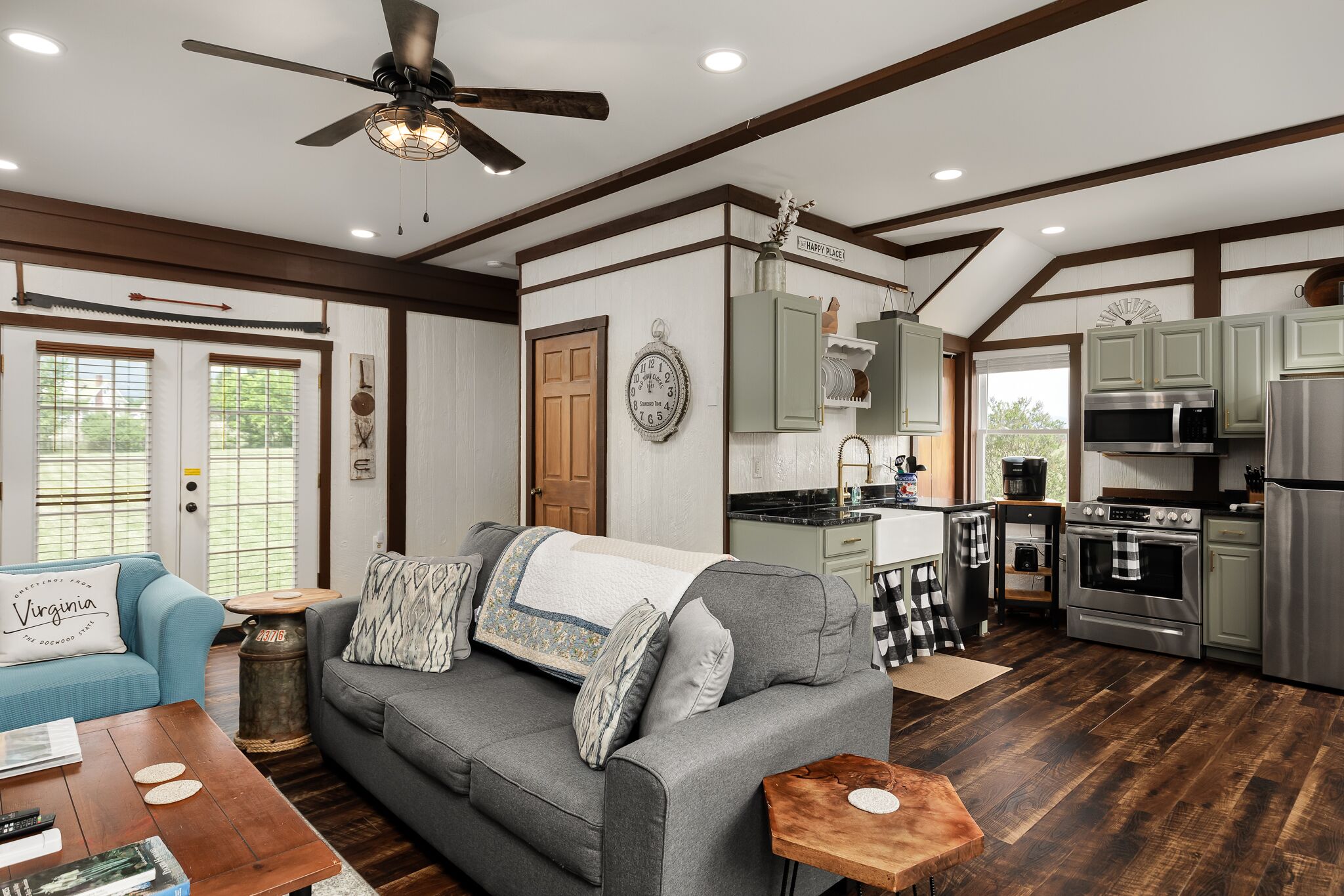 Smart TV, Hulu, streaming services