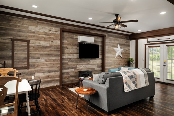 Smart TV, Hulu, streaming services