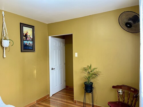 NEW BUILD!!! Royale Flush Suites: One Bedroom mins from attractions