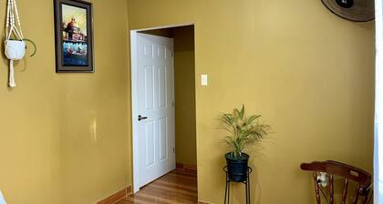 NEW BUILD!!! Royale Flush Suites: One Bedroom mins from attractions