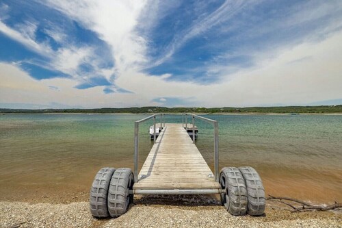 `Hogan Hideaway` Lake, Pool, Golf course, Gym!